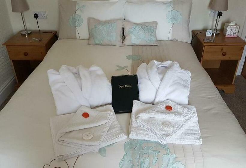 اتاق لوکس, Agar House