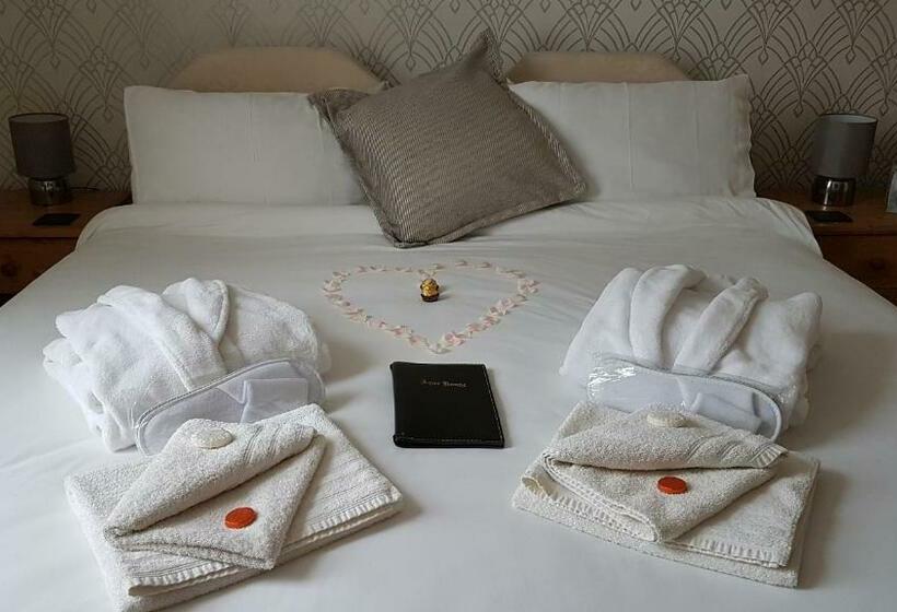 اتاق استاندارد, Agar House