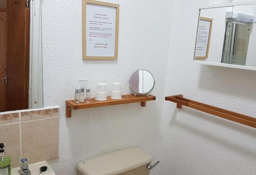 اتاق استاندارد, Agar House