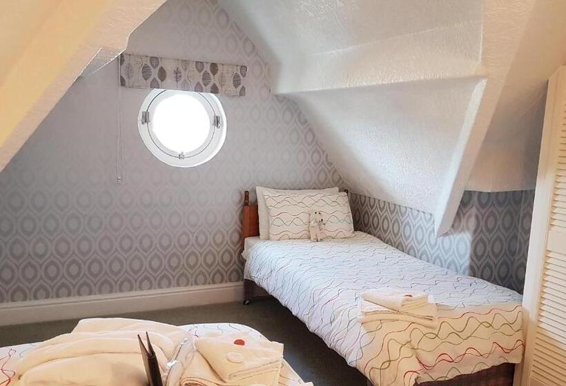 اتاق خانوادگی, Agar House