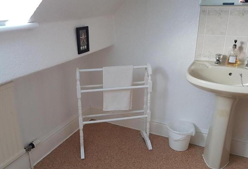 اتاق خانوادگی, Agar House