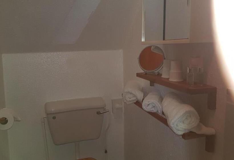 Quarto Estandar Vista Montanha, Agar House
