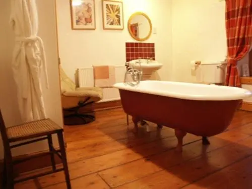 Standard Neljän Hengen Huone, Temple Farmhouse B&b