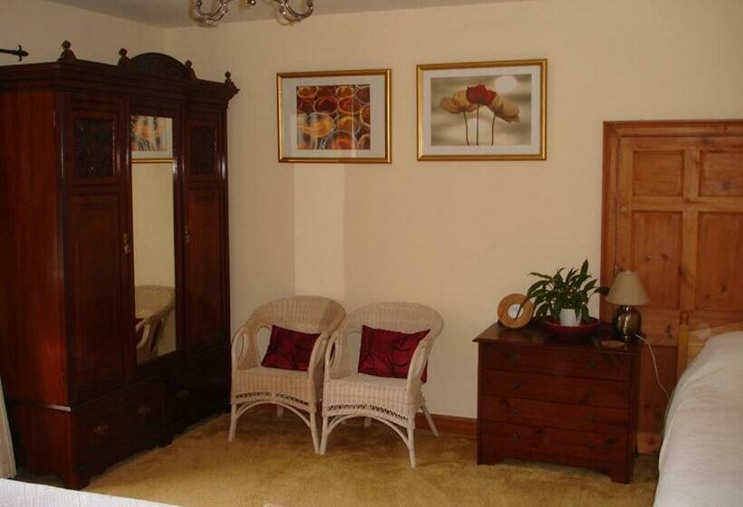 غرفة قياسية رباعية, Temple Farmhouse B&b