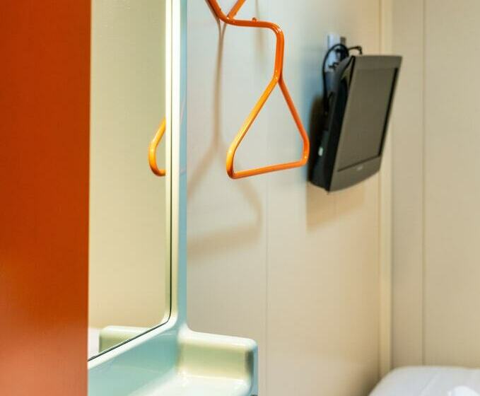 Номер Basic, Easyhotel Edinburgh