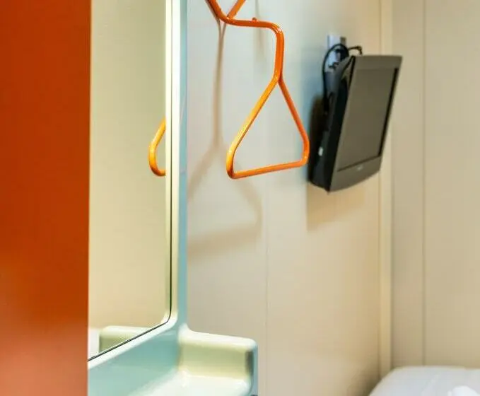 Basic-huone, Easyhotel Edinburgh