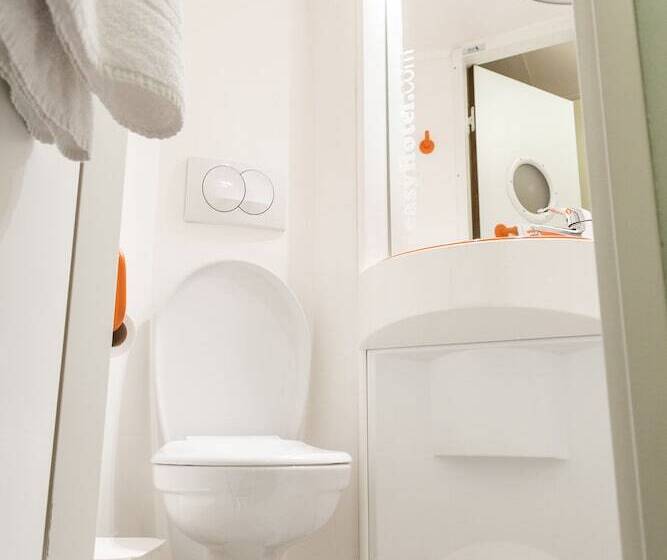 Номер Basic, Easyhotel Edinburgh