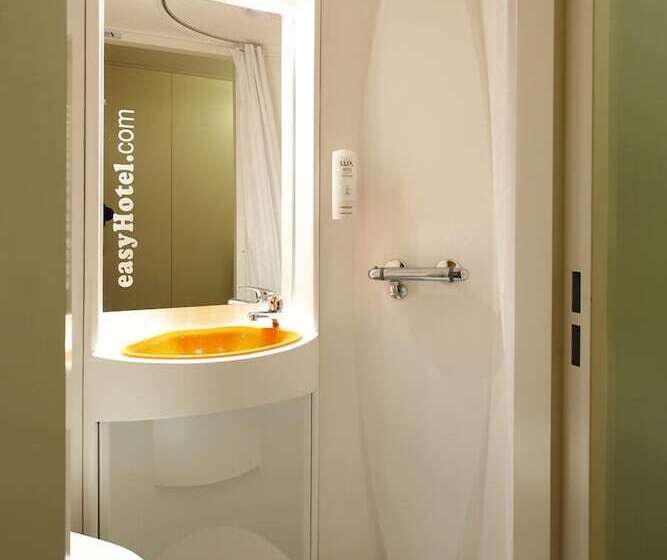 Номер Basic, Easyhotel Edinburgh