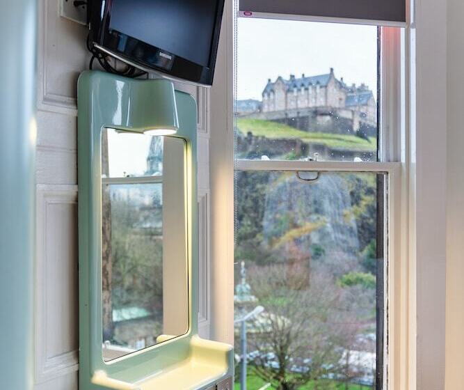 Номер Стандарт, Easyhotel Edinburgh