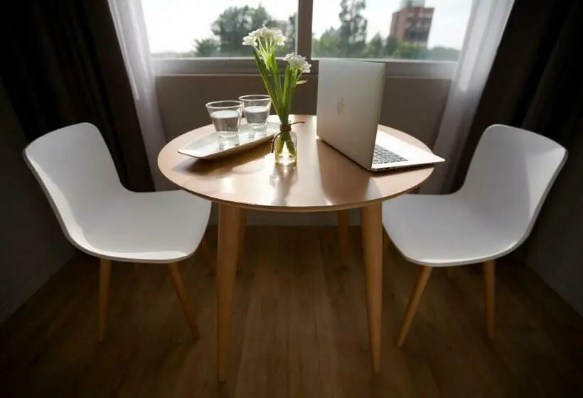 Deluxe Kolmen Hengen Huone, Gran Hotel Flores