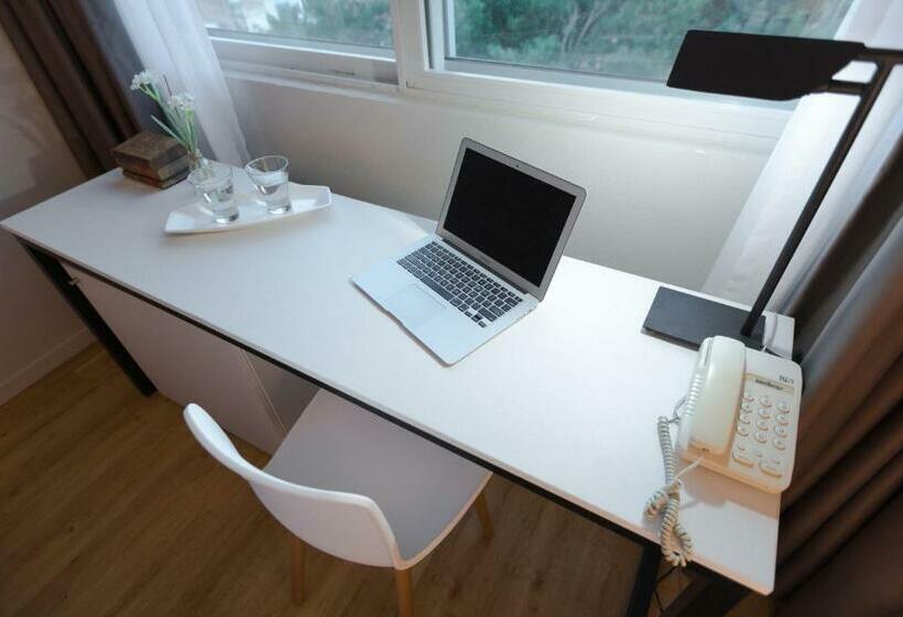 Трехместный Номер Deluxe, Gran Hotel Flores