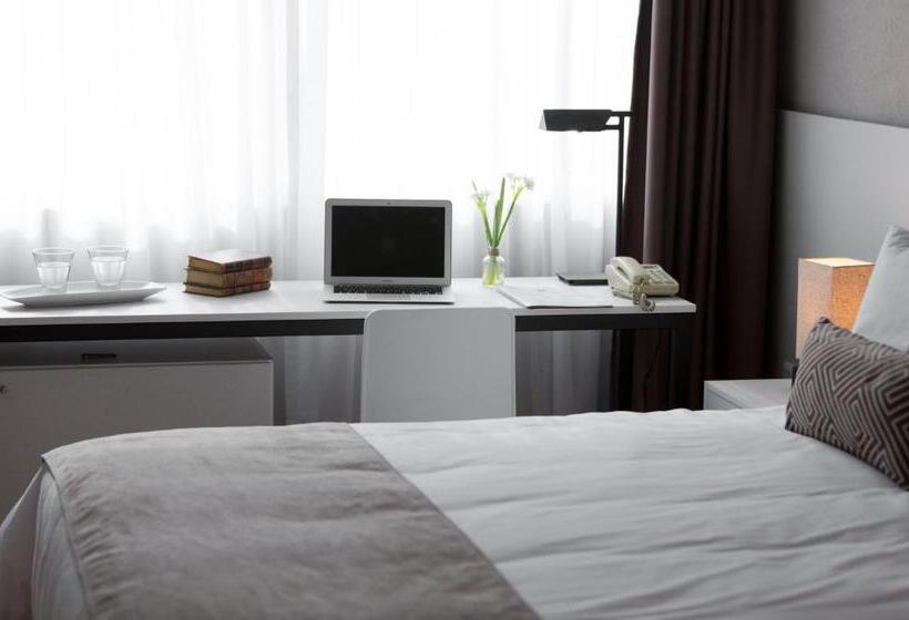 Четырехместный Номер Deluxe, Gran Hotel Flores