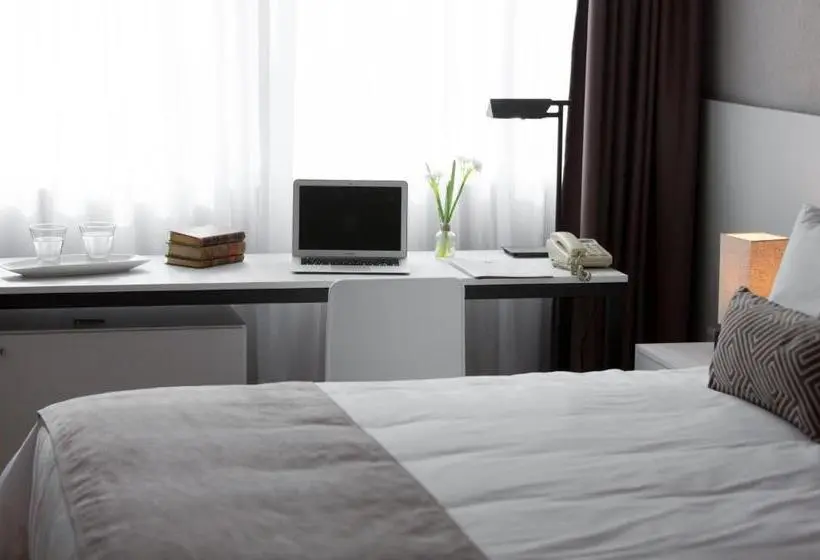Deluxe Neljän Hengen Huone, Gran Hotel Flores