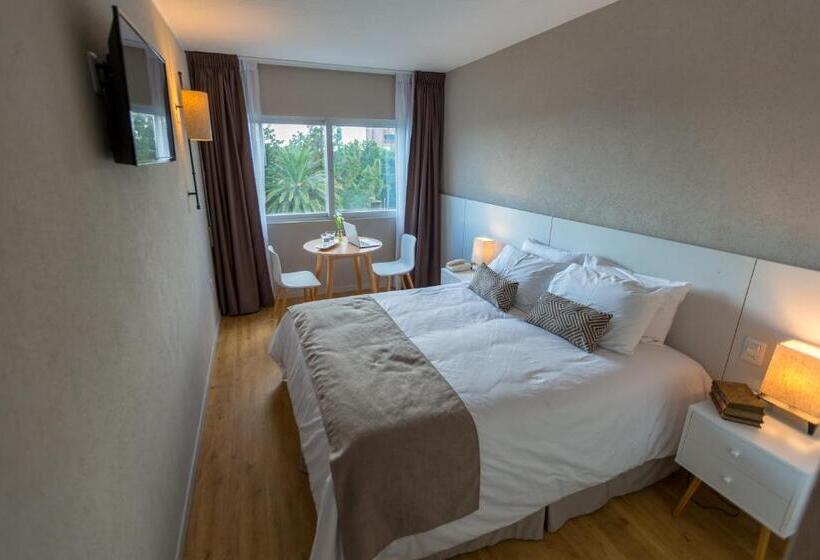 Четырехместный Номер Deluxe, Gran Hotel Flores