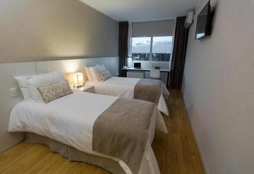 Четырехместный Номер Deluxe, Gran Hotel Flores