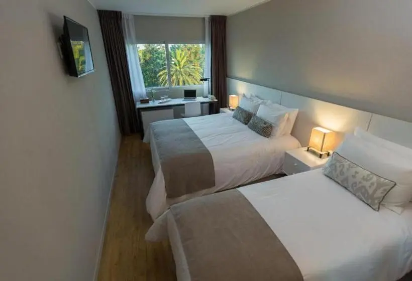 Deluxe Neljän Hengen Huone, Gran Hotel Flores