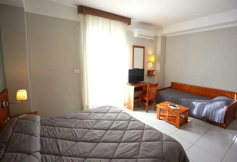 Economy Triple Room, Albergo Del Pino