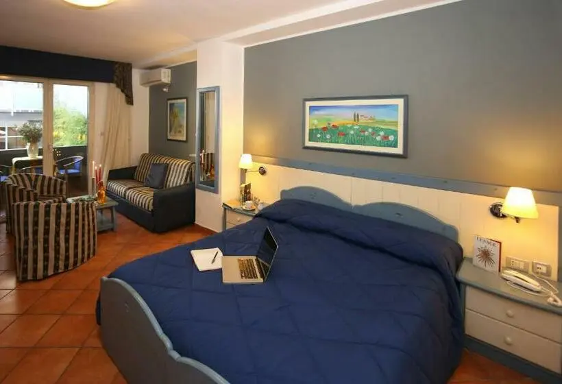 Juniorsviitti Parveke, Albergo Del Pino