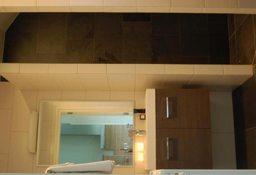 סטודיו סופריור, B&b Roodbeekerhof