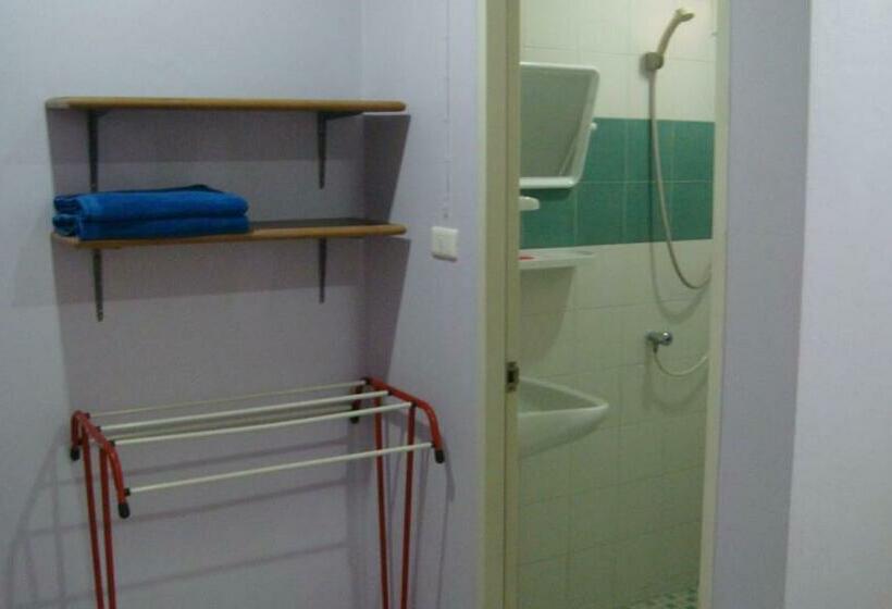 Habitació Estàndard, Candy House