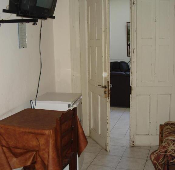 اتاق استاندارد چهار تخته, Danaly