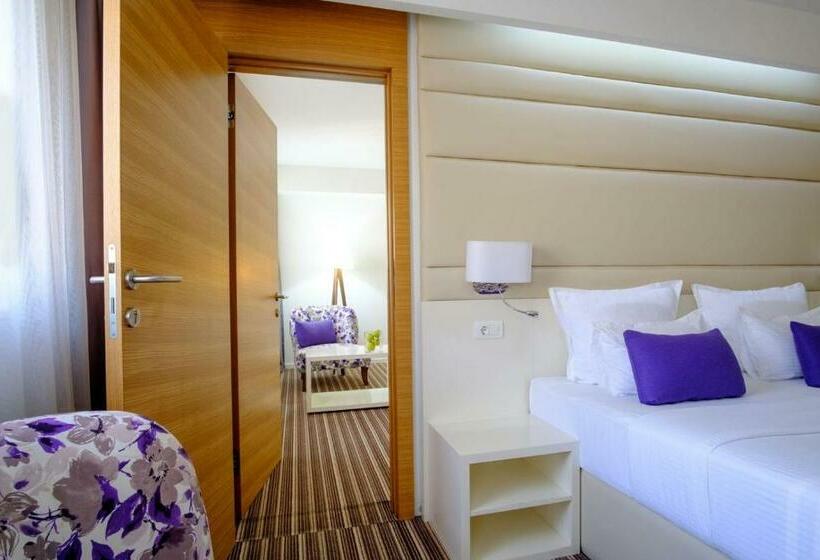 اتاق خانوادگی, Festival