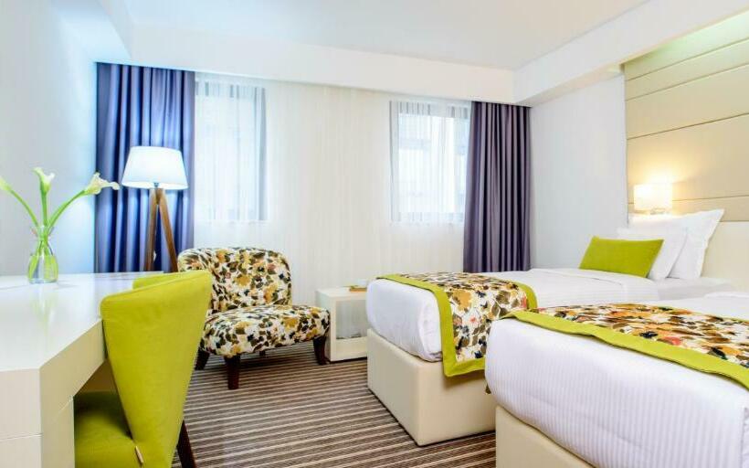 اتاق استاندارد, Festival