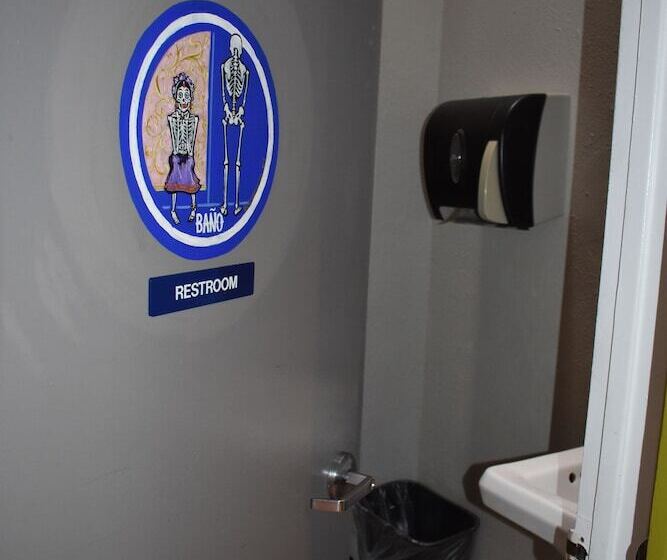 חדר סטנדרט חדר אמבטיה משותף, Hi San Diego Downtown Hostel