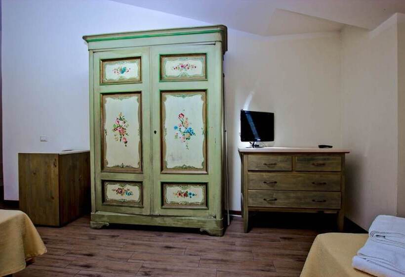اتاق استاندارد چهار تخته, La Coralia Bed & Breakfast