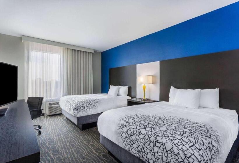 身障者適用スタンダードルーム, La Quinta By Wyndham Odessa North   Sienna Tower
