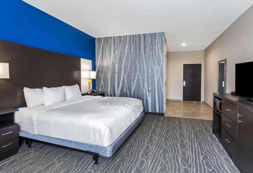 身障者適用キングサイズベッドルーム, La Quinta By Wyndham Odessa North   Sienna Tower