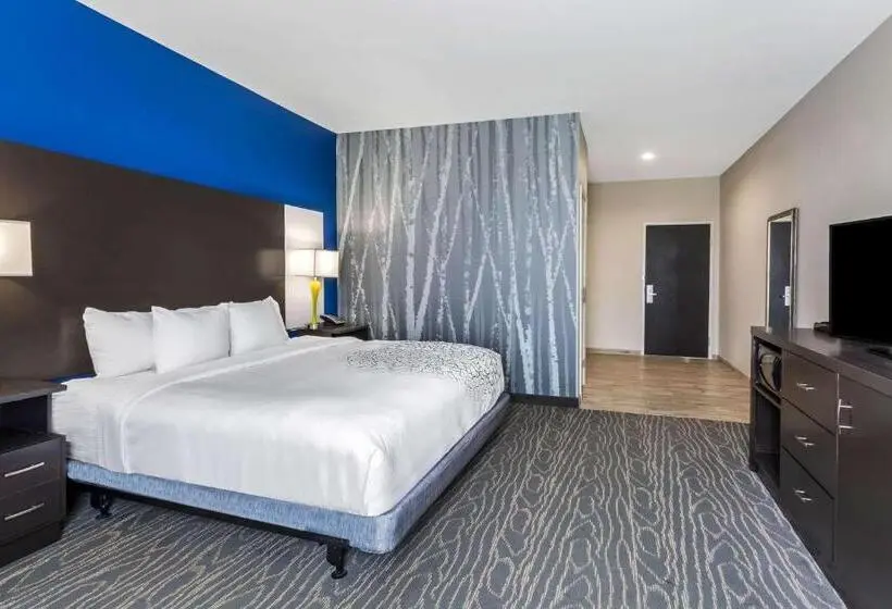 身障者適用キングサイズベッドルーム, La Quinta By Wyndham Odessa North   Sienna Tower