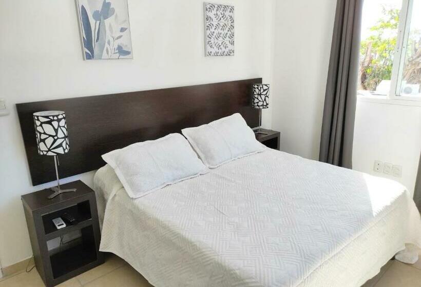 Номер Стандарт, Mar Y Arte