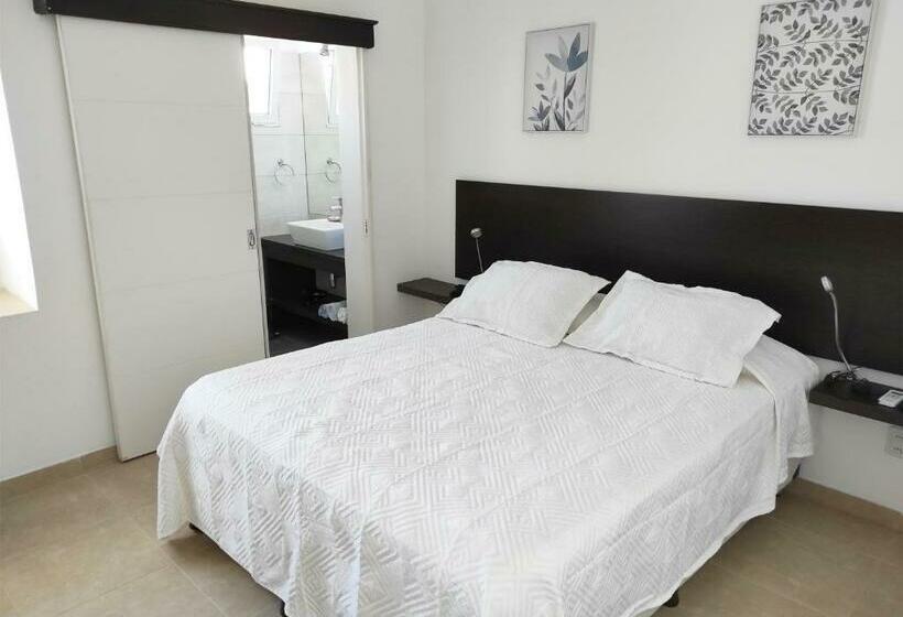 Номер Стандарт, Mar Y Arte