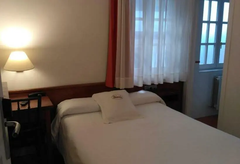 Standard Yhden Hengen Huone, Palacete