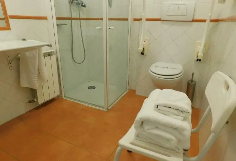 Standard Yhden Hengen Huone, Palacete