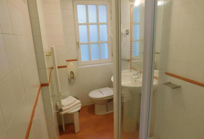 اتاق استاندارد سه نفره, Palacete