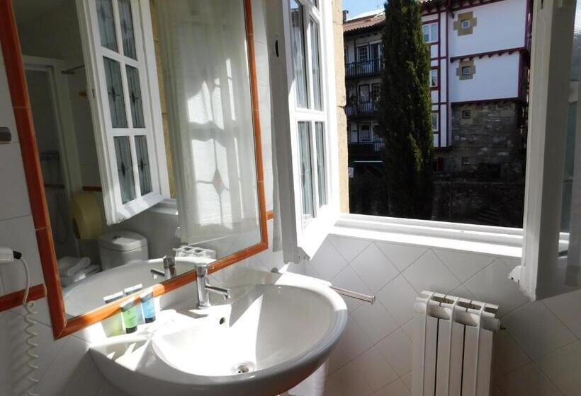 غرفة قياسية ذات إطلالة, Palacete