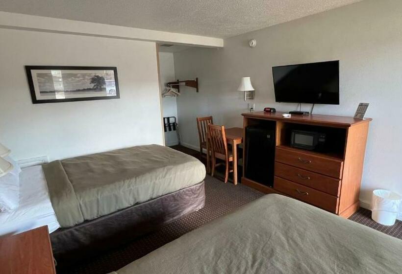 2ダブルベッドのスタンダードルーム, Rodeway Inn Terre Haute