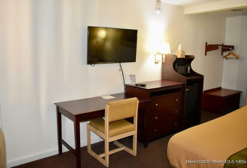 キングサイズベッドのスタンダードルーム, Rodeway Inn Terre Haute