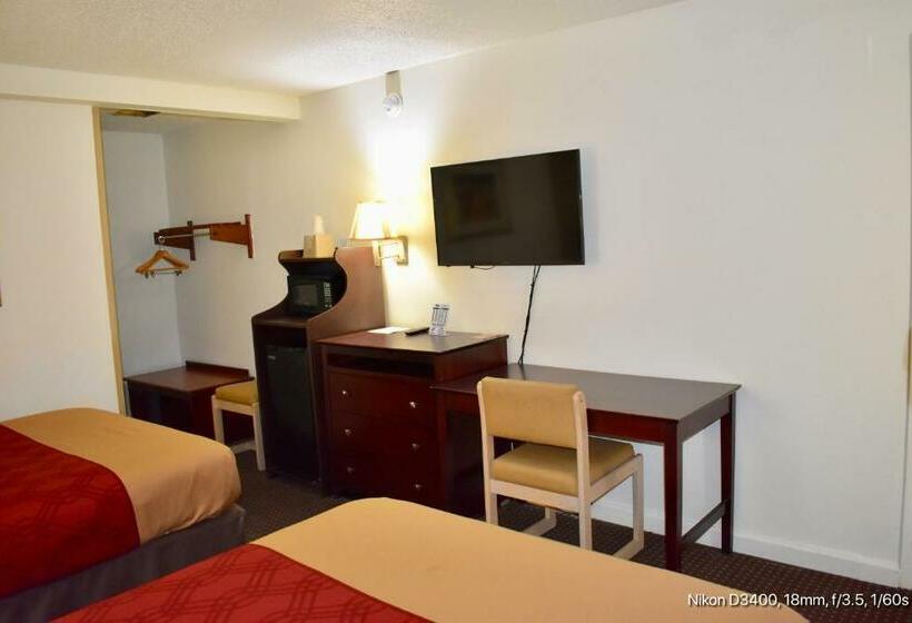 2ダブルベッドのスタンダードルーム, Rodeway Inn Terre Haute
