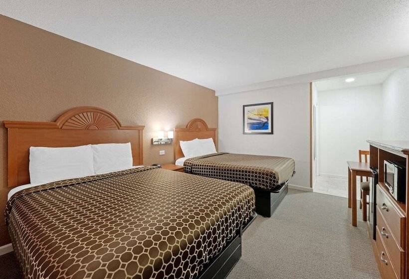 2ダブルベッドのスタンダードルーム, Rodeway Inn Terre Haute