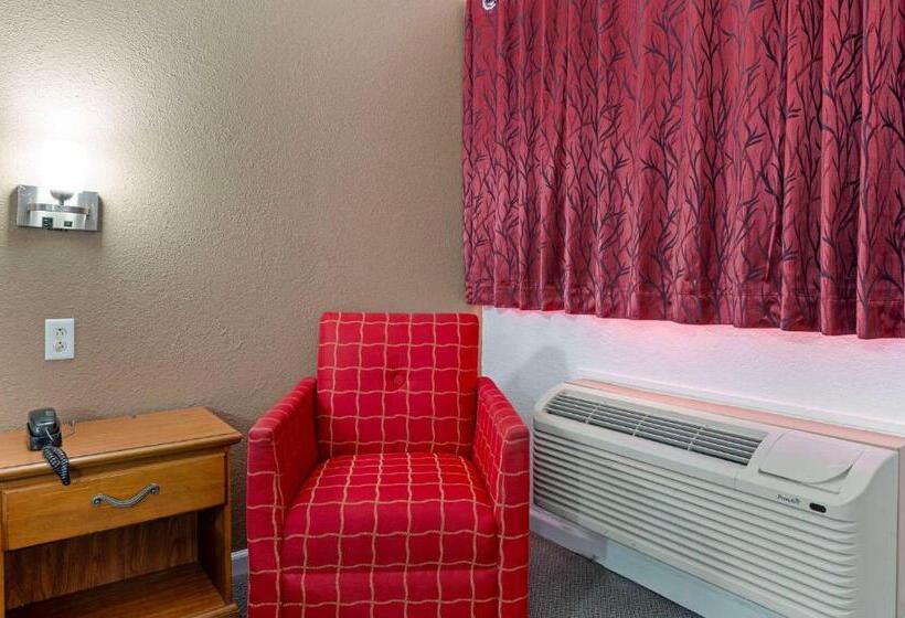 キングサイズベッドのスタンダードルーム, Rodeway Inn Terre Haute