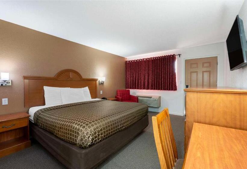 Quarto Standard Cama King, Rodeway Inn Terre Haute