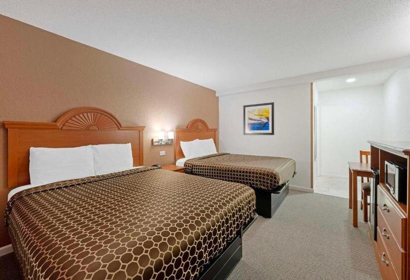 2ダブルベッドのスタンダードルーム, Rodeway Inn Terre Haute