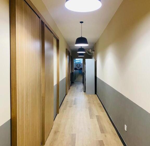 共用房间的床, H2 Premium Backpackers