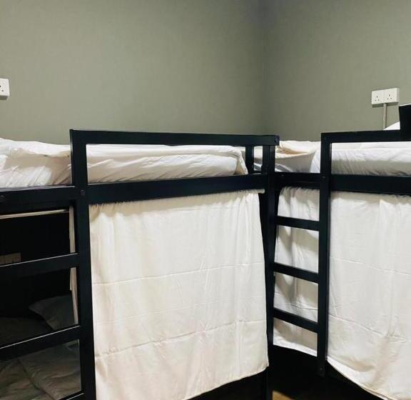 共用房间的床, H2 Premium Backpackers