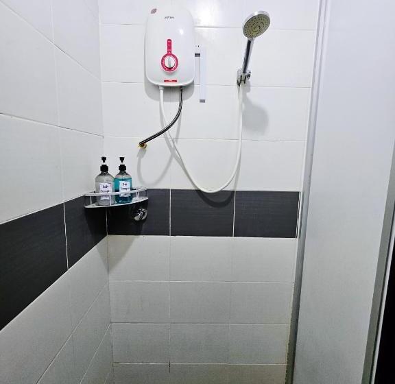 חדר דלוקס לשלושה עם נו לים, The 60