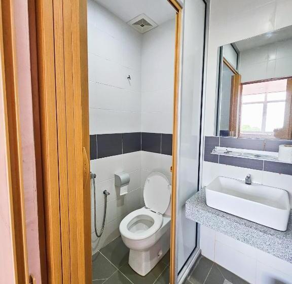 חדר דלוקס לשלושה עם נו לים, The 60