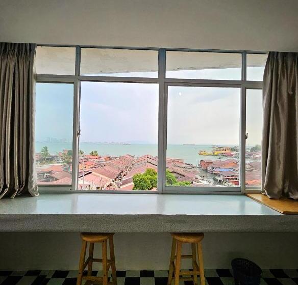 חדר דלוקס לשלושה עם נו לים, The 60